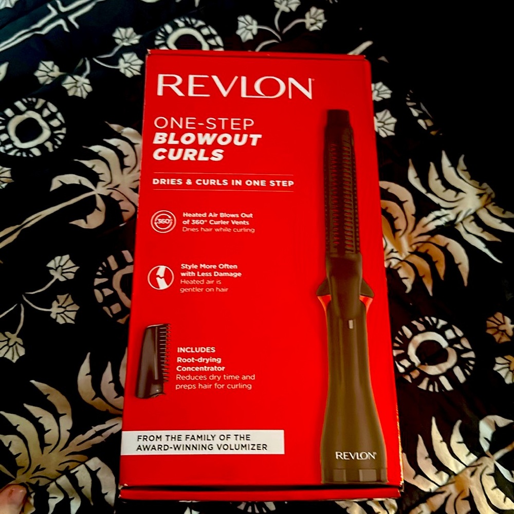 Revlon One Step Blowout Curls